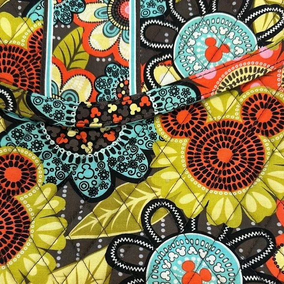 Vera Bradley Perfect Petals Mickey Mouse Crossbody Tablet Bag Disney NWOT - Picture 2 of 7